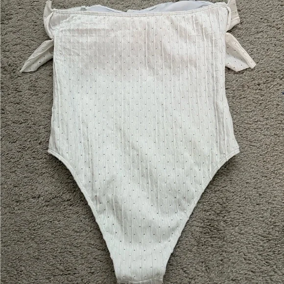 SHEIN Ruffle Trim Tube One Piece Swimsuit - Picture 5 of 7